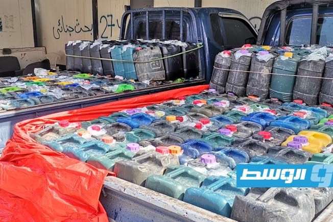 ضبط كميات «بنزين» قبل بيعها بطريقة غير شرعية في صبراتة