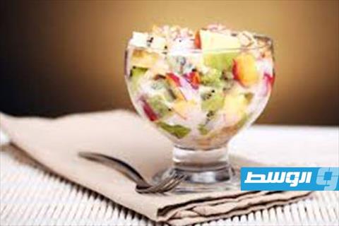 سلطة فواكه بالزبادي