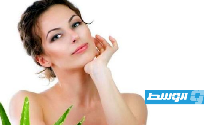 الألوفيرا وزيت اللوز لتفتيح المناطق الداكنة
