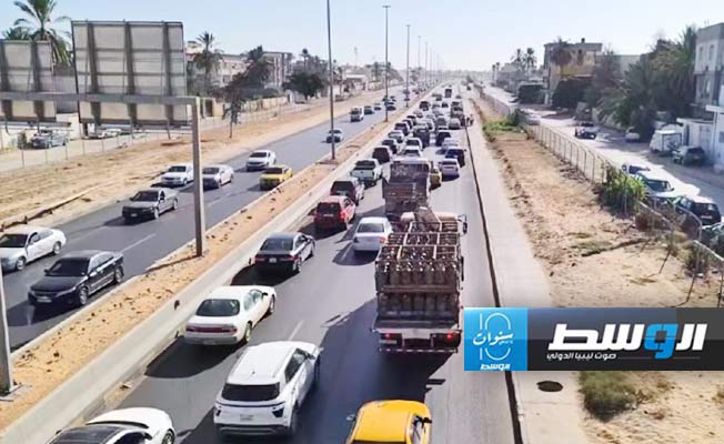 اختناق مروري في الطريق السريع بطرابلس (فيديو)