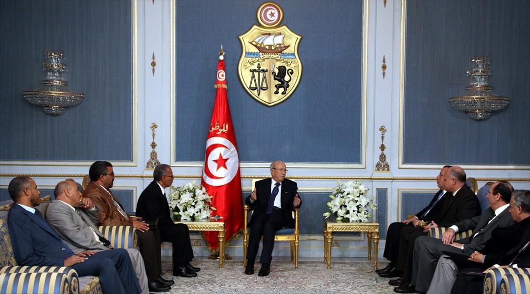 السبسي يرحب بـ«إعلان المبادئ» ويطلب الالتزام بالاتفاق السياسي