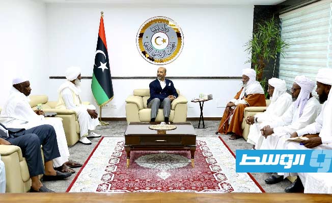 وفد من التبو يعرض على الكوني معوقات تقديم الخدمات في الجنوب