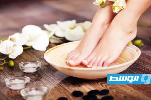زيت جوز الهند والليمون للتخلص من تشقق الكعبين