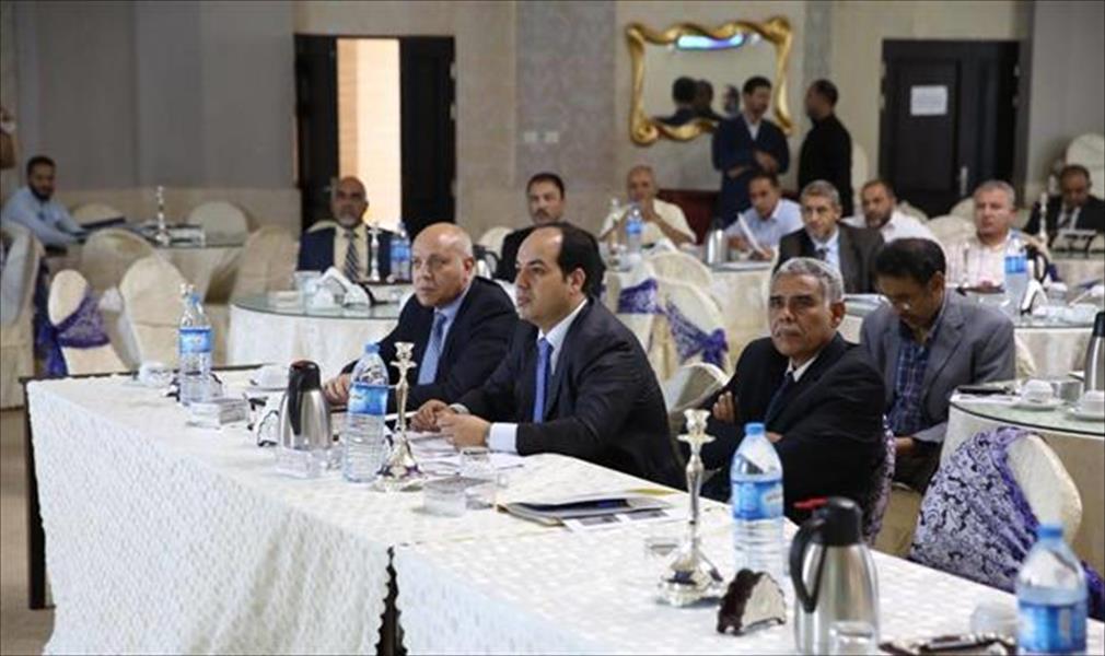 معيتيق يطالب بإقامة ندوة موسعة للجهات المختصة حول الهجرة غير الشرعية