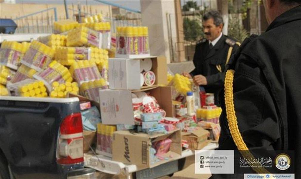 ضبط مواد غذائية منتهية الصلاحية في محال تجارية بصبراتة