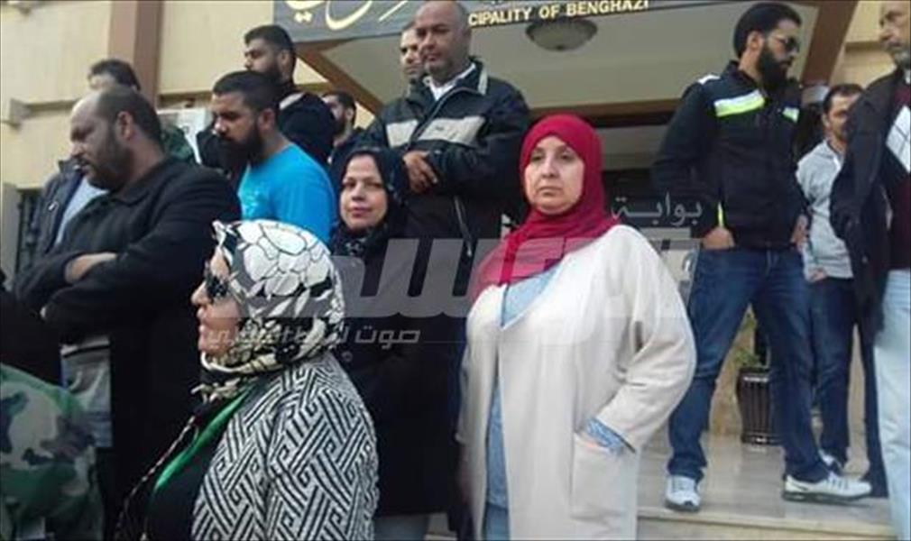 وقفة أمام بلدي بنغازي احتجاجًا على تردي الوضع الأمني في المدينة