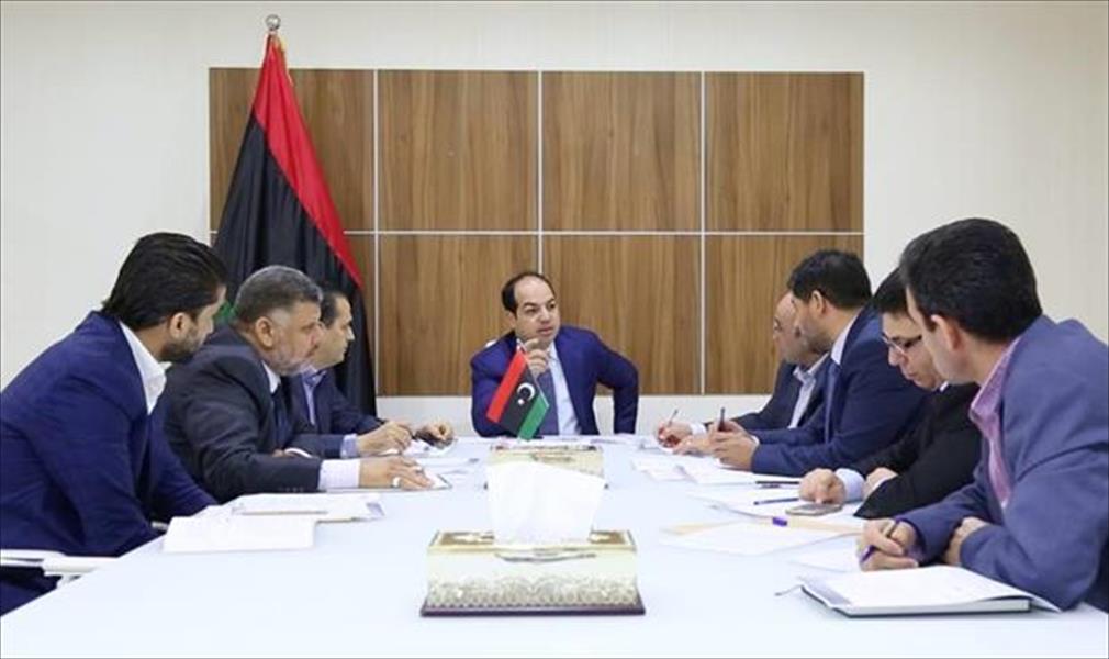 اجتماع موسع لمتابعة الموقف التنفيذي لإعداد الضوابط المنظمة لفتح الاعتمادات للأغراض التجارية