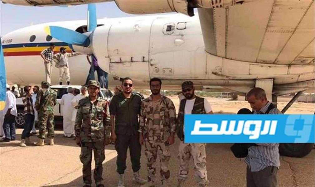 أول طائرة تهبط في مطار الجفرة عقب التحرير