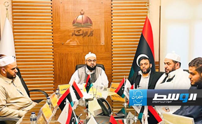 «الإفتاء» والقضاء يستقبلان شهادات رؤية هلال شوال