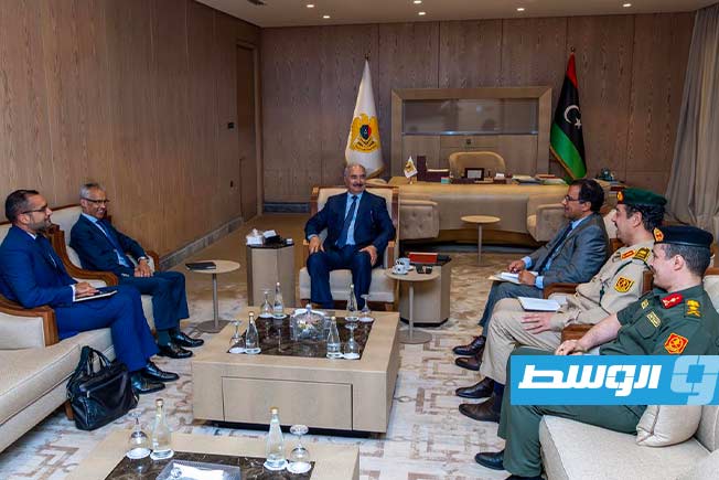 حفتر يؤكد على أهمية مساهمة الشركات الفرنسية بمشاريع الإعمار في ليبيا