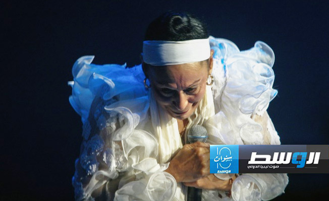 في عامها الـ93 .. المغنية الكوبية أومارا بورتوندو تعتزل الفن