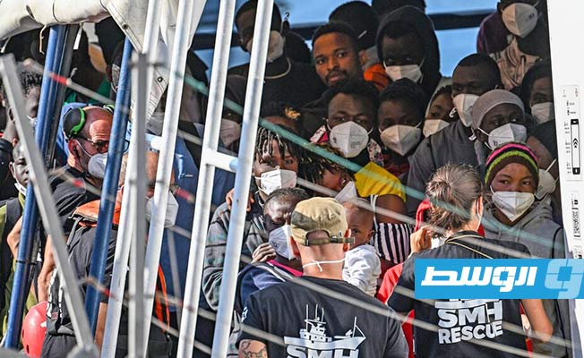 «ذا تلغراف»: مساعٍ بريطانية إيطالية لوقف تدفق المهاجرين وإعادتهم إلى شمال أفريقيا