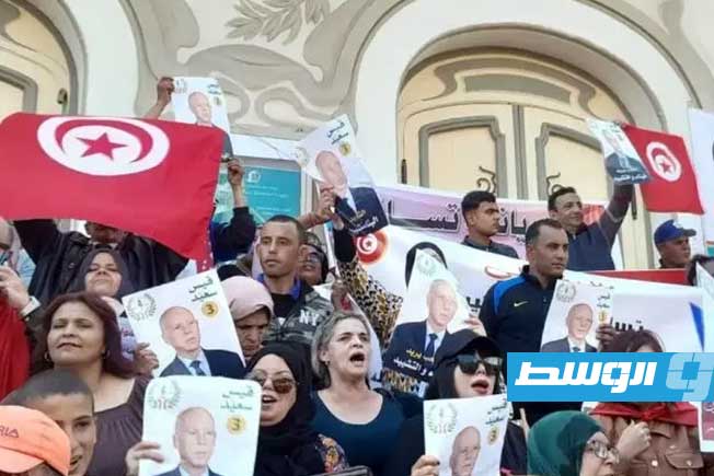 معارضو ومؤيدو قيس سعيد يحتجون والمغرب ينهي مهام سفيره لدى تونس