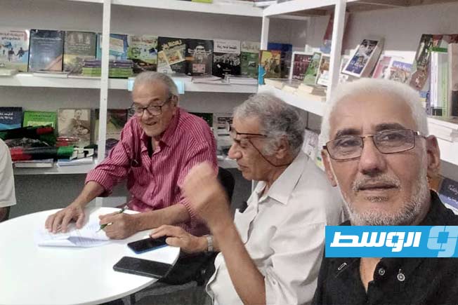 ميلود العمروني يوقِّع كتابه «مذكرات مخرج» في بنغازي