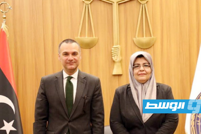 وزيرة العدل تتابع مع القائم بالأعمال المصري تنفيذ اتفاقية نقل السجناء بين البلدين