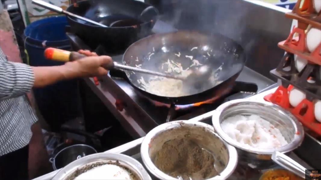 بالفيديو: الأرز بالفراخ على الطريقة الصينية