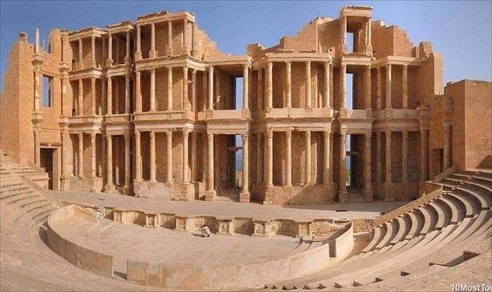 «الآثار» تحذر من خطر استهداف آثار صبراتة بعد إصابة المسرح الروماني بشظية