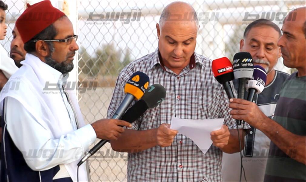 مزارعو وملاك الأراضي في أجخرة يطالبون شركة «فنترشال» بتعويضهم