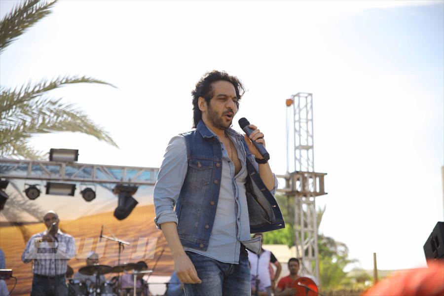 بالصور: بهاء سلطان ومروى نجوم حفل الربيع برأس سدر