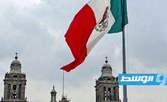 وفاة أحد أشهر وجوه الثقافة المضادة المكسيكية الكاتب خوسيه أغوستين