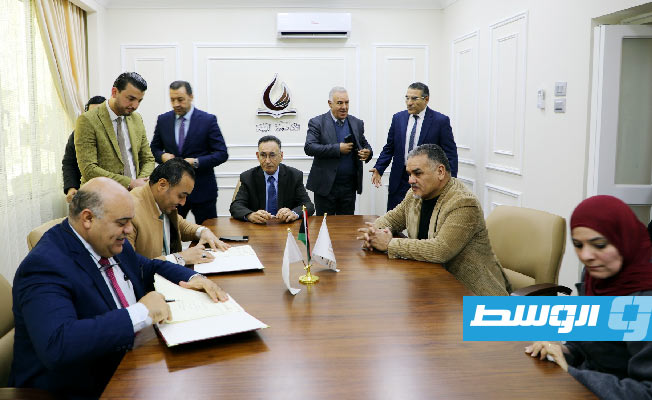 الحويج يطلب من أكاديمية الدراسات العليا جنزور التعاون لتطوير الاقتصاد الوطني