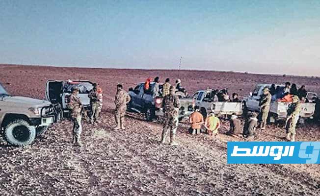 «اللواء 444 قتال»: ضبط مهربين و120 مهاجرًا غير شرعي (صور)