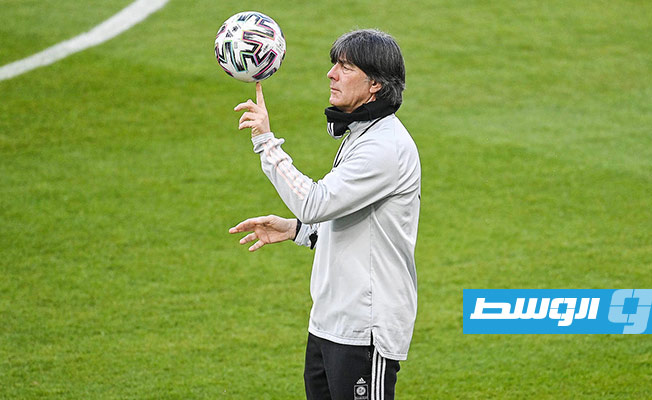 لوف يواجه مشكلة مع الماكينات ويفتح الباب أمام المخضرم مولر قبل الرحيل