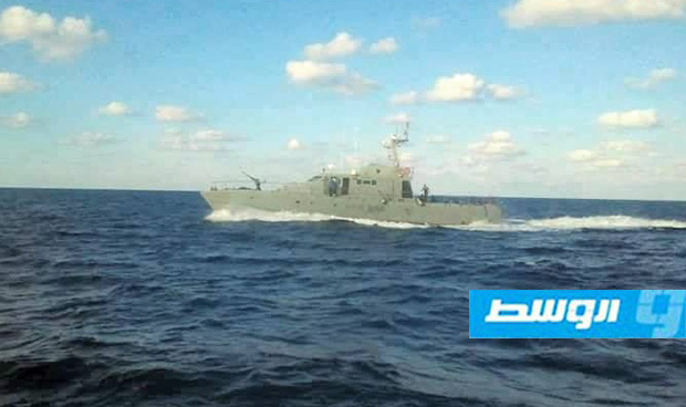ضبط جرافة مصرية تحمل كمية كبيرة من السجائر معدة للتهريب شرق طبرق