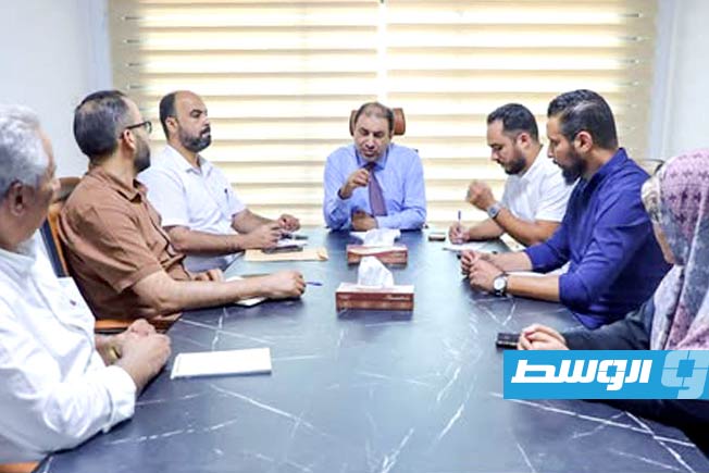 «الحكم المحلي» تناقش مع عمداء 5 بلديات آلية التعاقد على المشاريع