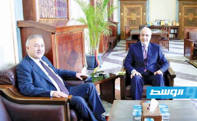 الصديق الكبير يبحث مع السفير التركي تبادل الخبرات في المجالين المصرفي والمالي