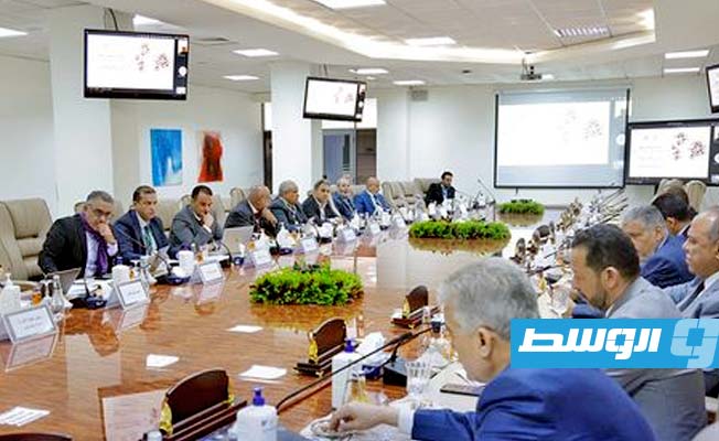 مؤسسة النفط تطالب شركة الحفر بتعزيز أسطولها لزيادة الإنتاج