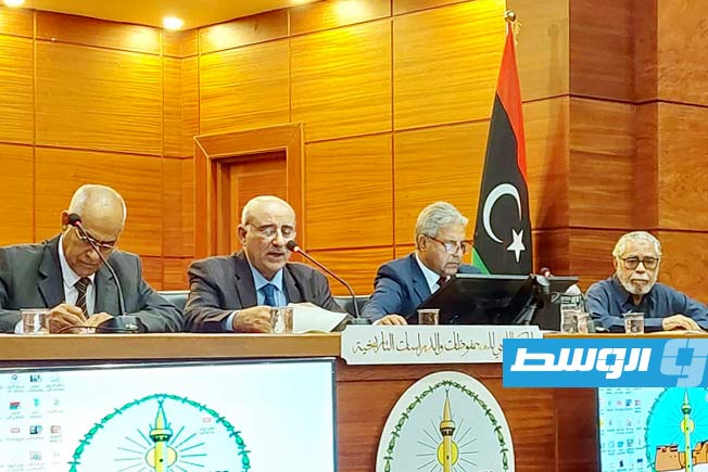 «حوارية العرفان»: تكريم الأديب أمين مازن.. نصف قرن من العطاء الأدبي