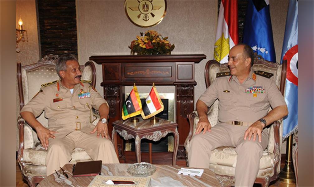 العبيدي يبحث مع رئيس الأركان المصري تأمين الحدود 