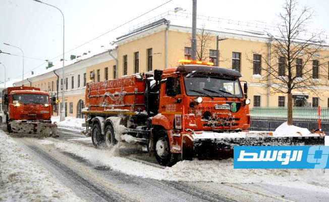 ثلوج كثيفة تغمر العاصمة الروسية وتعطل حركة المرور