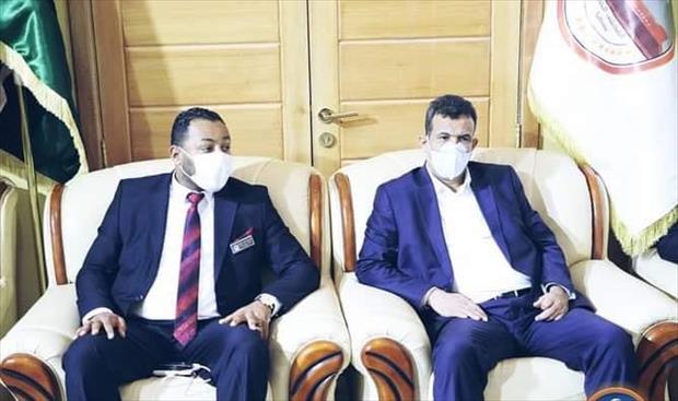 وفد من حكومة الوحدة الوطنية يزور سبها ويناقش المشاكل والعراقيل