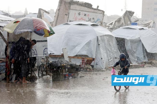 «أوتشا»: مئات آلاف العائلات في غزة تواجه خطر البرد والأمطار مع اقتراب الشتاء