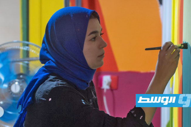 مشروع جداري للفنانة «ملاك العبار» يوظّف الفضاء المعماري