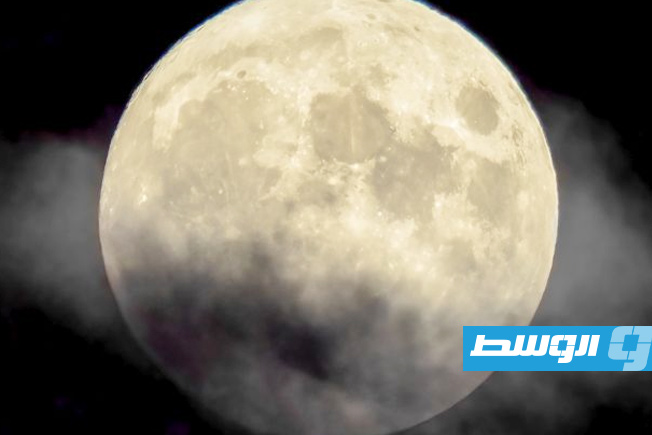قمر «الحفش» يزين سماء الأرض مساء اليوم وغدًا