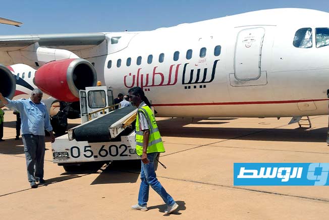 «المركزي» ينقل 25 مليون دينار سيولة نقدية لمدينة الكفرة
