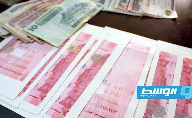ضبط مصري بحوزته تأشيرات إقامة خاصة بوزارة الداخلية في أجدابيا