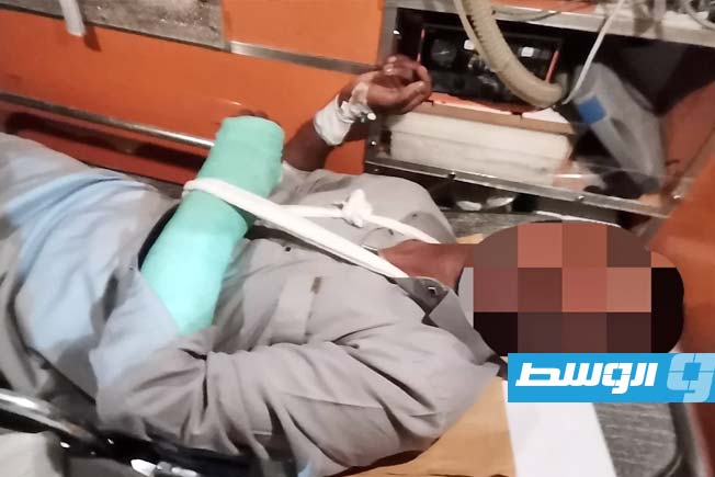 حاول سرقة أسلاك كهربائية فسقط من فوق عمود في صبراتة