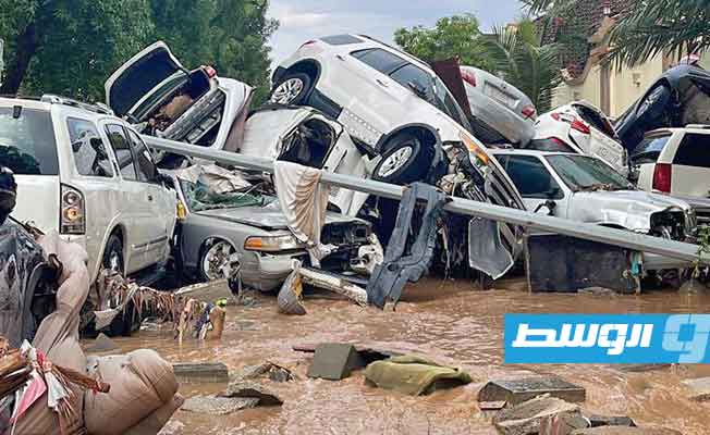 بالصور: سيول جارفة تشل مدينة جدة السعودية