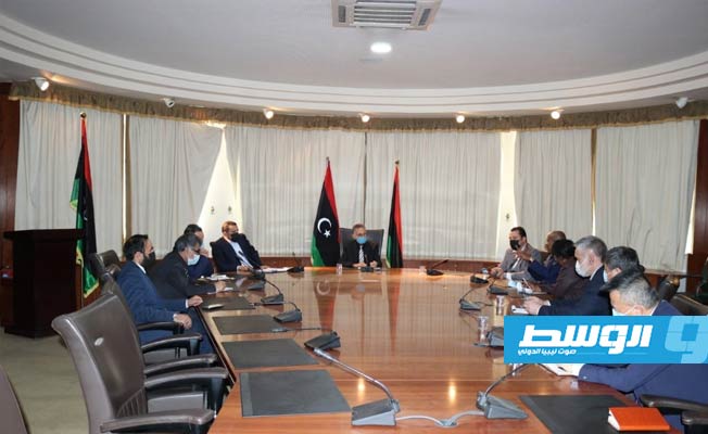وزير الاقتصاد يبحث تطوير البنية التحتية مع شركات صينية