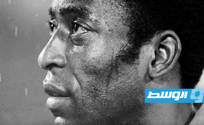 «كرة القدم» تنعي أسطورتها بيليه