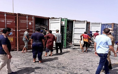 ضبط 63 حاوية بميناء الخمس تحتوي على أسلاك ومسروقات من شركة الكهرباء