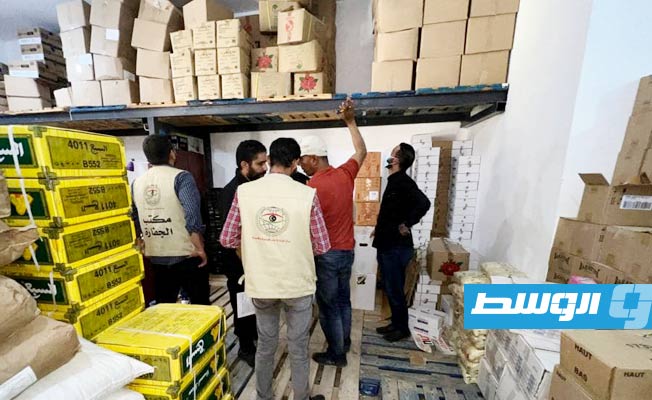 «الرقابة على الأغذية» يغلق مخازن بسوق الكريمية