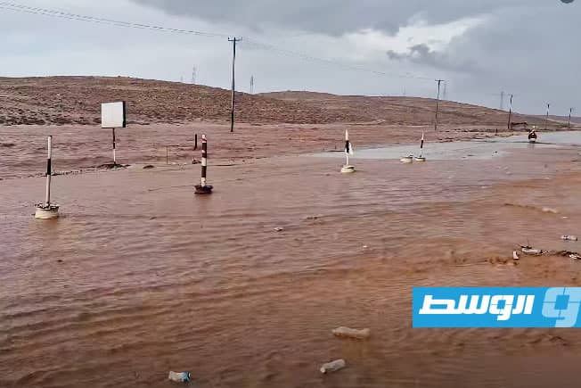 فيديو.. سيول تغمر شوارع مراوة في الجبل الأخضر