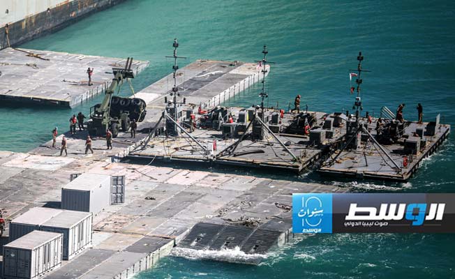 «سنتكوم» تنقل الرصيف العائم قبالة غزة موقتا بسبب أمواج عاتية