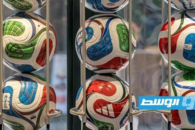 هونغ كونغ تضبط آلاف المنتجات المقلدة المرتبطة بكأس العالم 2026