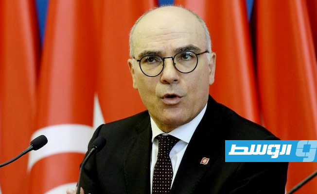 نبيل عمار يرد على تفوق تونس على ليبيا في «تدفقات الهجرة»